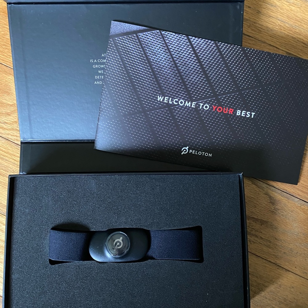 PELOTON heart rate monitor
